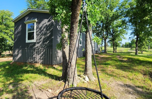 Farris House | Private 75-acre Retreat! 3 Bed/2 Bath, ponds, Kid Cave, and endless scenery!