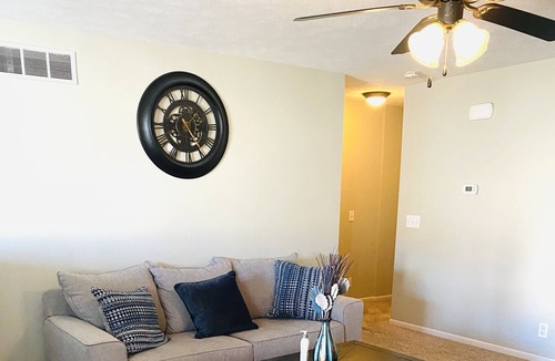 Lincoln House | Private 8 Guest 3bd 2b Home, Hot Tub, Near Downtown+I-80