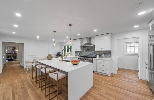 South Orange Villa | Private 8-bedroom Villa by NYC train