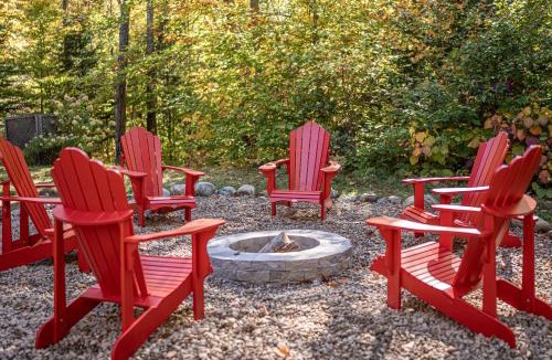 Labelle Ski Chalet | Private A-Frame Log Cabin near Tremblant With Hot tub Game Room