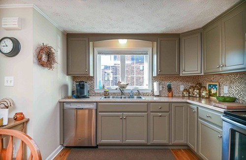 Wells Beach House | Private access to the beach! Sleeps 9.