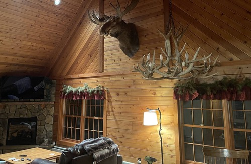 North Creek Cabin | Private Adirondack cabin located right between Gore Mtn and downtown North Creek