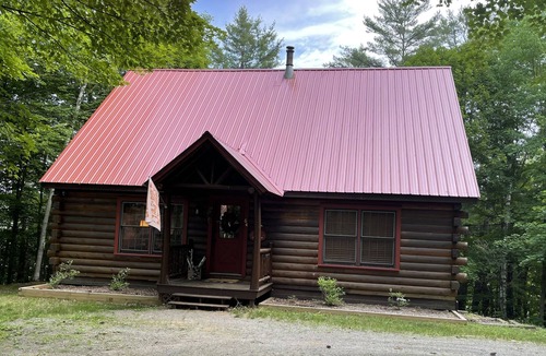North Creek Cabin | Private Adirondack cabin located right between Gore Mtn and downtown North Creek