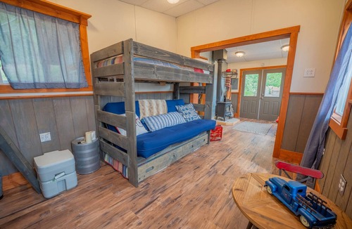 Gunnison House | Private Almont location