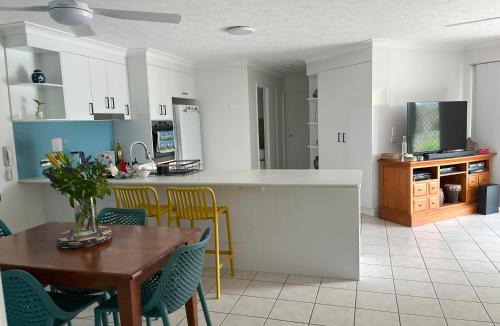 Torquay Apartment | Private and centrally located