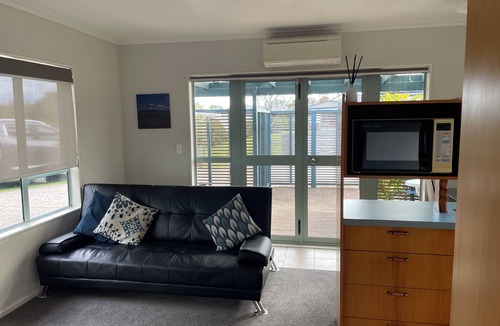 Hilltop Apartment | Private and Comfortable 1 bedroom unit