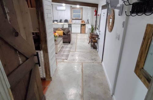 Hidden Meadow Community House | private and cozy little Casita