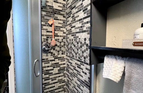 Moore Apartment | Private and cozy stay 2-bedroom apartment with AC in Oklahoma City