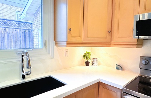 Hamilton Apartment | Private and Fresh 4 Bedroom in Beautiful Dundas Hamilton with yard near McMaster