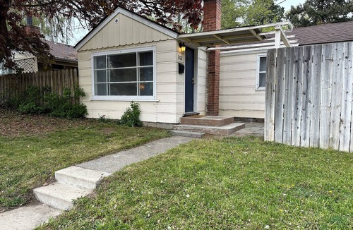 Ellensburg Cottage | Private and secure stand alone one bedroom close to downtown