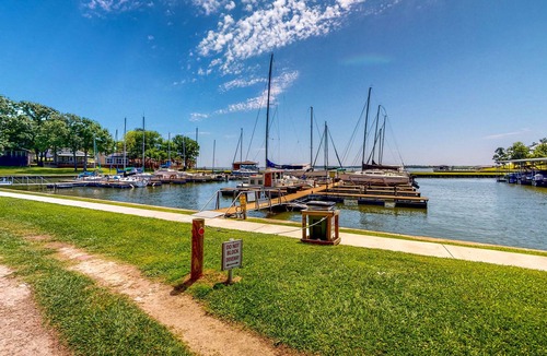 Cape Royale House | Private and serene lake-view home, beach access