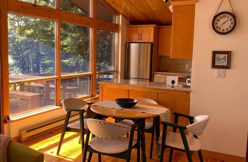 Novar Cottage | Private and Serene Waterfront Retreat
