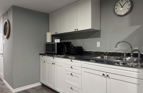 Sudbury Apartment | Private Apartment | Ideal for Business & Couples