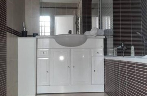 Mennecy House | Private apartment, 40 min from Paris