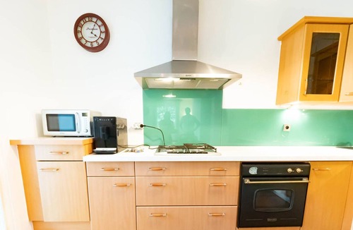 Boutonnet Apartment | Private Apartment - Air Conditioning - Downtown