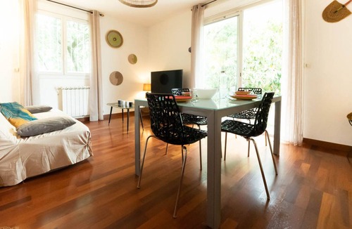 Boutonnet Apartment | Private Apartment - Air Conditioning - Downtown