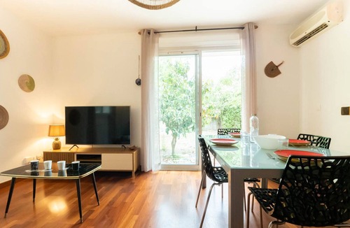 Boutonnet Apartment | Private Apartment - Air Conditioning - Downtown