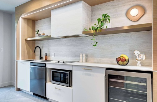 Plateau Mont Royal Apartment | Private Apartment-Hotel Bookout: 10 bed, private luxury ensuites ideally located