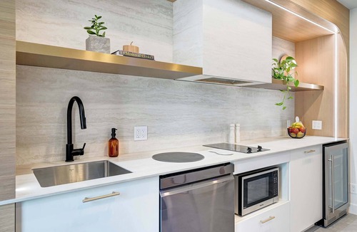 Plateau Mont Royal Apartment | Private Apartment-Hotel Bookout: 10 bed, private luxury ensuites ideally located