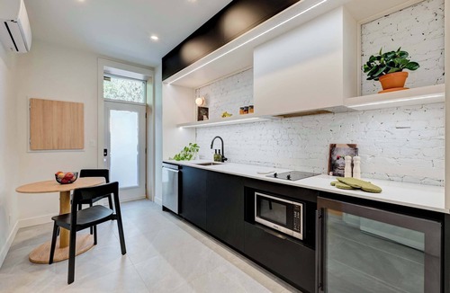 Plateau Mont Royal Apartment | Private Apartment-Hotel Bookout: 10 bed, private luxury ensuites ideally located