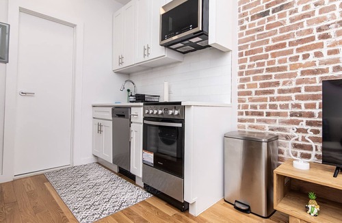 Brooklyn Heights Apartment | Private Apartment in Brooklyn Heights! 2A