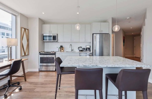 Seaport District Apartment | Private Apt Seaport Walk to Restaurants