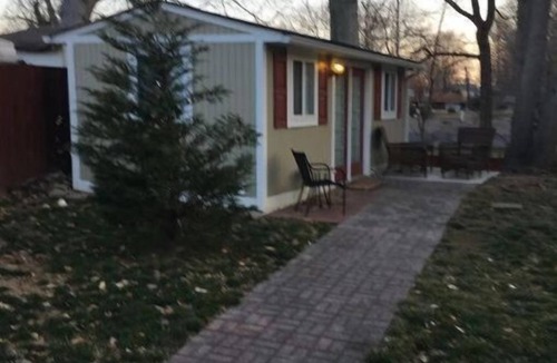 Groveton Apartment | Private Apt with backyard