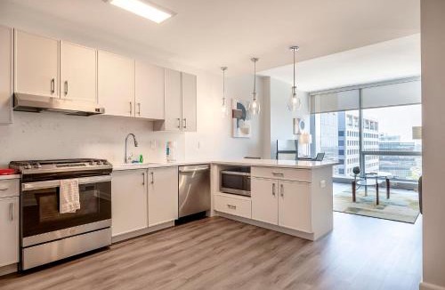 Downtown Apartment | Private Apt with Gym & Pool