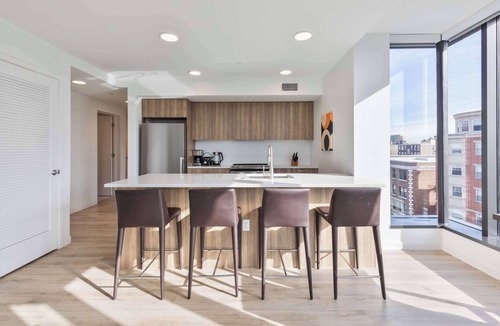 Fenway–Kenmore Apartment | Private Apt with Kitchen & Gym