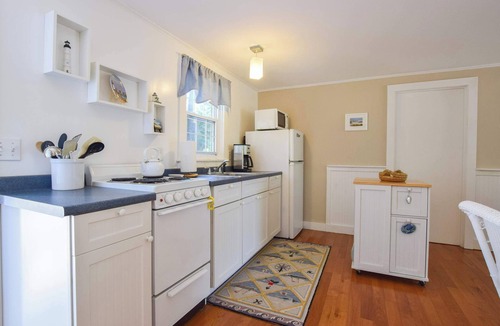 Wellfleet House | Private Association Pool Great Location!