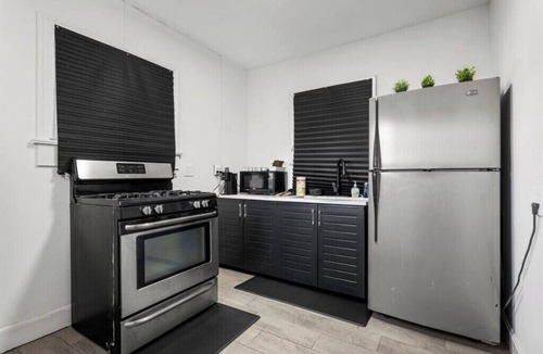 Cherrywood House | Private Austin Getaway - Near Downtown, UT, 6th St
