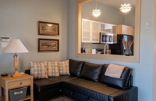 Flower Mound House | Private B&B Guest House On Tree Covered 2 Acre Estate