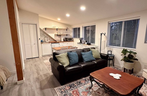 Bainbridge Island Apartment | Private Bainbridge Studio - Walk to Ferry & Beach