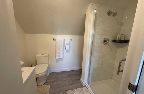 Bainbridge Island Apartment | Private Bainbridge Studio - Walk to Ferry & Beach