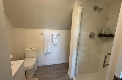 Bainbridge Island Apartment | Private Bainbridge Studio - Walk to Ferry & Beach
