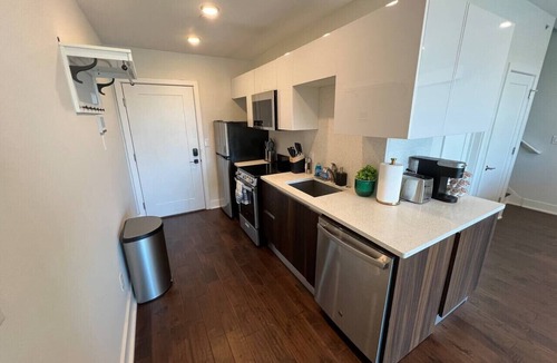 Center City West Apartment | Private Balcony | Gorgeous Center City Bilevel Apt