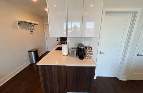 Center City West Apartment | Private Balcony | Gorgeous Center City Bilevel Apt
