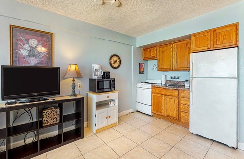 Rogers Seabreeze Condo | Private Balcony, Oceanfront Pool, Walk to Boardwalk & Pier