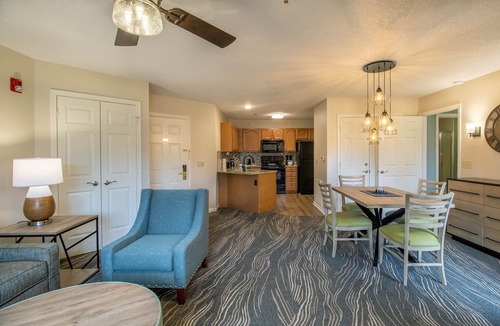 McGaheysville Condo | Private Balcony, Kitchen, Jacuzzi tub!