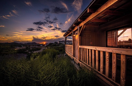 Tombstone Cabin | Private balcony, walk to everything, free wifi Miners Cabin #3 (2 Double Beds)