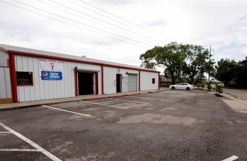 Greater East End Apartment | Private Bar / Lounge Club Warehouse Downtown Htown - For Commercial purposes