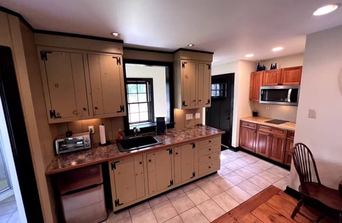 West Chester House | Private Barn Retreat With Pool 1BR - 1BA - Parking