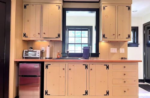 West Chester House | Private Barn Retreat With Pool 1BR - 1BA - Parking