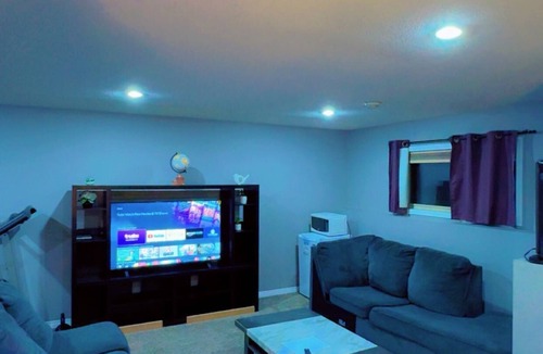 Brandon Condo | Private Basement Suite in Brandon – Kitchenette, Dining & Comfort