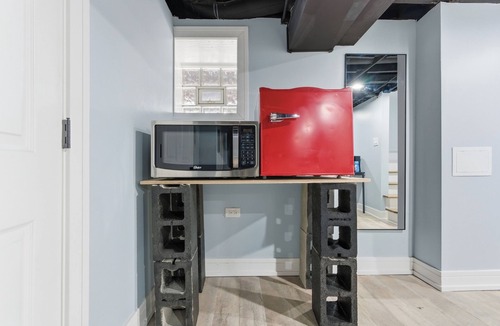 Chatham House | Private Basement Suite-Completely separate from the rest of the house