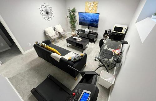 Transcona House | Private Basement Suite with comfort