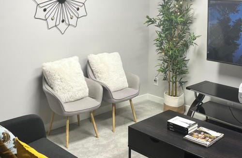 Transcona House | Private Basement Suite with comfort