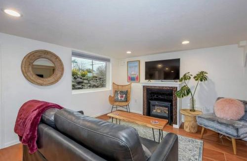 Camas Apartment | Private Basement Suite w Hot Tub