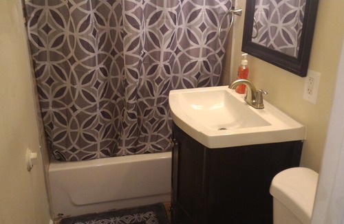 Shaw House | Private Bath. Central DC Room. B2. Washington
