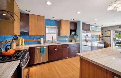 Discovery Bay House | Private Bay Mins to Fast Water! Spa!